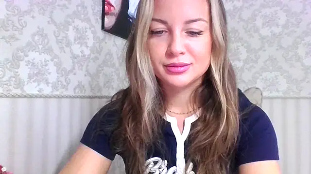 Snapshot of jennifer838 chatting on 10.07.25 jennifer838 online show from 10.07.25