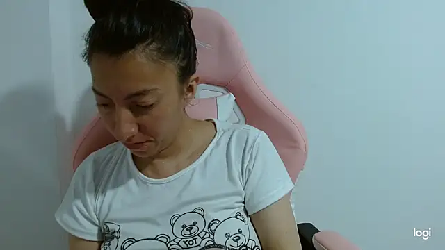 Snapshot of kaybabyhot chatting on 09.30.25 kaybabyhot online show from 09.30.25