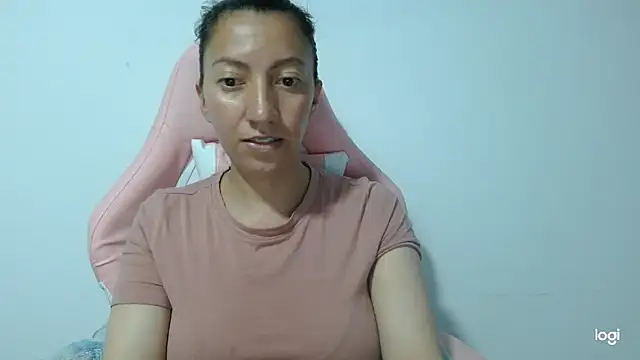 Snapshot of kaybabyhot chatting on 10.10.25 kaybabyhot online show from 10.10.25