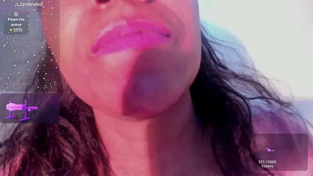 Snapshot of KamariaFyre chatting on 01.12.25 KamariaFyre online show from 01.12.25