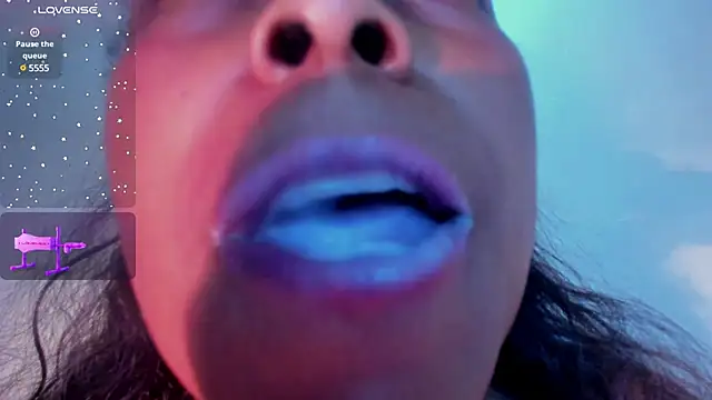 Snapshot of KamariaFyre chatting on 01.14.25 KamariaFyre online show from 01.14.25