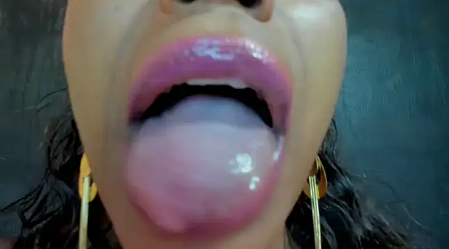 Snapshot of KamariaFyre chatting on 01.24.25 KamariaFyre online show from 01.24.25