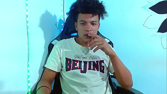 Snapshot of Black_Diamon_ chatting on 01.31.25 Black Diamon online show from 01.31.25