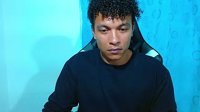 Snapshot of Black_Diamon_ chatting on 03.09.25 Black Diamon online show from 03.09.25