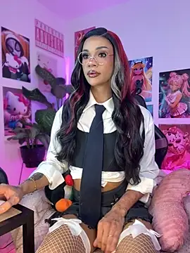 Snapshot of babylinsie chatting on 09.28.25 babylinsie online show from 09.28.25