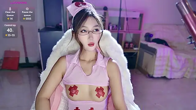 Snapshot of pinnnnnnk chatting on 01.02.25 pinnnnnnk online show from 01.02.25