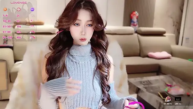 Snapshot of pinnnnnnk chatting on 09.16.25 pinnnnnnk online show from 09.16.25