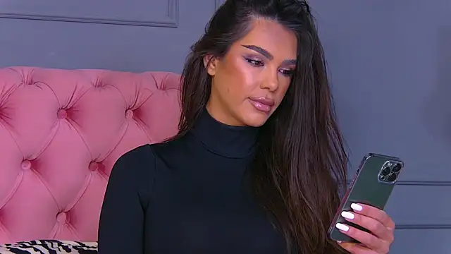 Snapshot of Nicole_Diva chatting on 01.28.25 Nicole Diva online show from 01.28.25