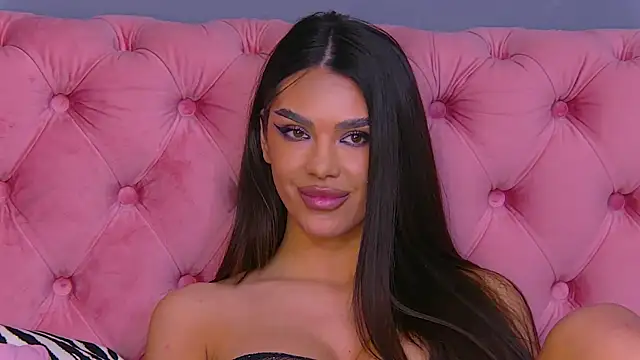 Snapshot of Nicole_Diva chatting on 02.05.25 Nicole Diva online show from 02.05.25