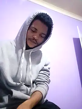 Snapshot of NudeDeen chatting on 11.04.25 NudeDeen online show from 11.04.25