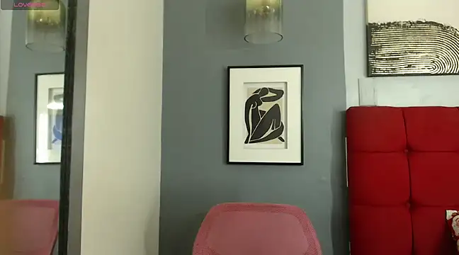 Snapshot of _Natassia_Dreams chatting on 12.20.24 Natassia Dreams online show from 12.20.24