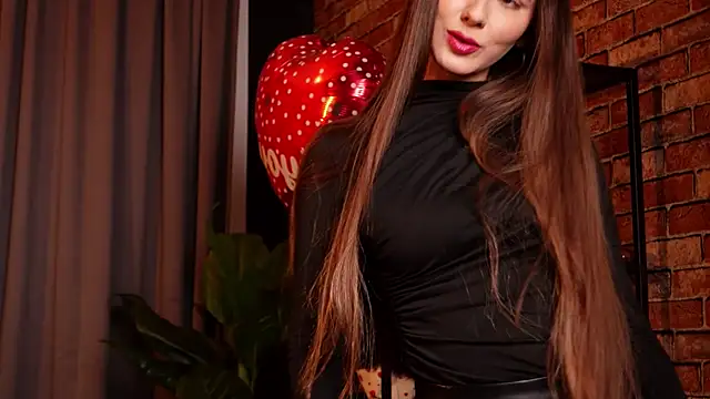 Snapshot of MuseSolis chatting on 02.15.25 MuseSolis online show from 02.15.25