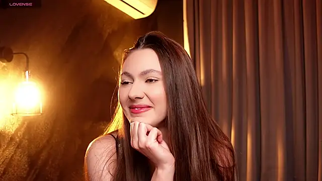 Snapshot of MuseSolis chatting on 02.24.25 MuseSolis online show from 02.24.25