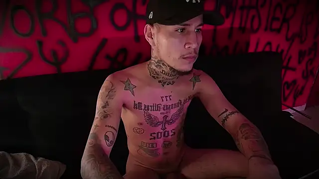 Snapshot of Junihn0 chatting on 02.11.25 Junihn0 online show from 02.11.25