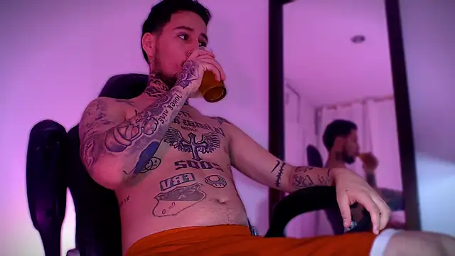 Snapshot of Junihn0 chatting on 09.24.25 Junihn0 online show from 09.24.25