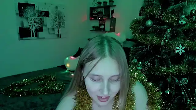 Snapshot of LinaTruly chatting on 12.17.24 LinaTruly online show from 12.17.24