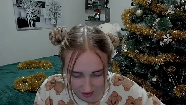 Snapshot of LinaTruly chatting on 12.18.24 LinaTruly online show from 12.18.24
