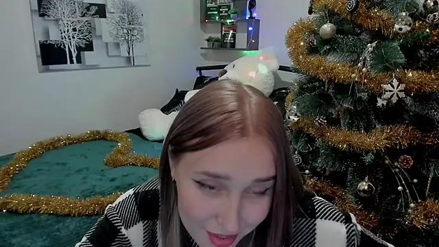 Snapshot of LinaTruly chatting on 12.20.24 LinaTruly online show from 12.20.24