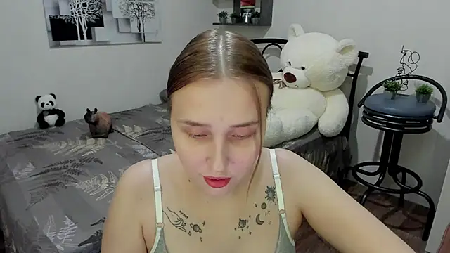 Snapshot of LinaTruly chatting on 03.17.25 LinaTruly online show from 03.17.25