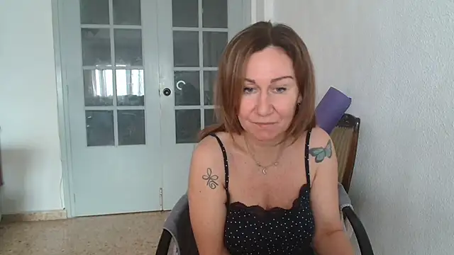 Snapshot of TamaraSweetxo chatting on 02.26.25 TamaraSweetxo online show from 02.26.25