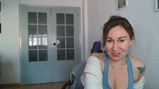 Snapshot of TamaraSweetxo chatting on 03.10.25 TamaraSweetxo online show from 03.10.25