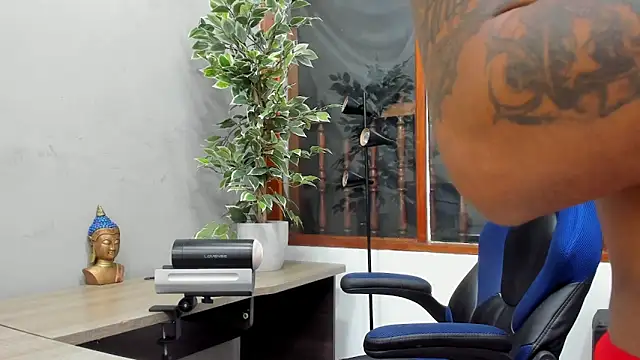 Snapshot of Robin_Rief chatting on 01.14.25 Robin Rief online show from 01.14.25