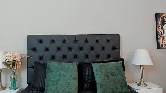 Snapshot of Robin_Rief chatting on 09.27.25 Robin Rief online show from 09.27.25