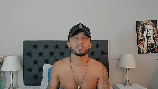 Snapshot of Robin_Rief chatting on 10.04.25 Robin Rief online show from 10.04.25