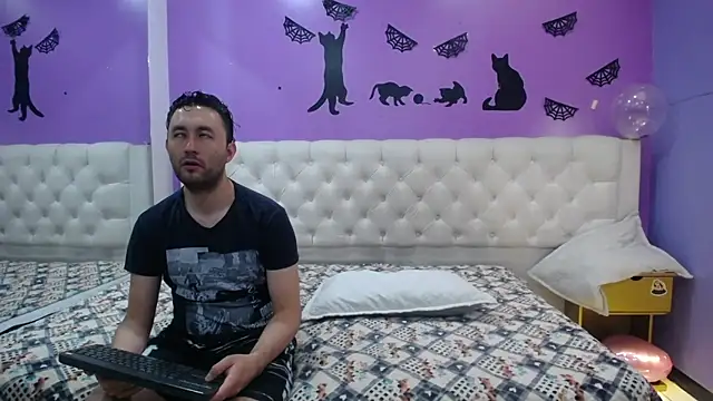 Snapshot of JeremmyAndStacy chatting on 03.03.25 JeremmyAndStacy online show from 03.03.25