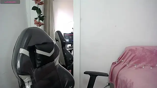 SaraBraun  online show from 03.12.25