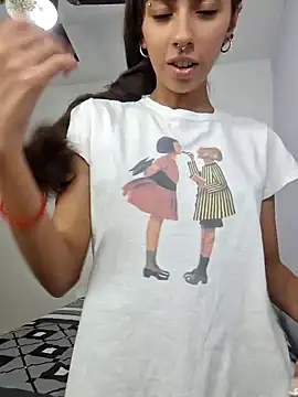 Snapshot of Jazmin-Cerezita chatting on 01.10.25 Jazmin-Cerezita online show from 01.10.25