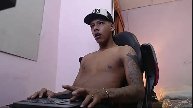 Snapshot of mr_stiven_ chatting on 01.12.25 mr stiven  online show from 01.12.25