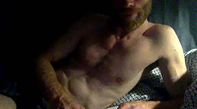 Snapshot of Twowellshapedheads chatting on 03.06.25 Twowellshapedheads online show from 03.06.25