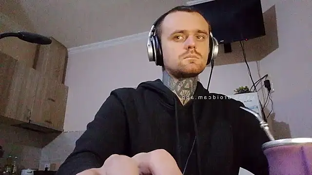 Snapshot of HappyZebra13 chatting on 02.03.25 HappyZebra13 online show from 02.03.25