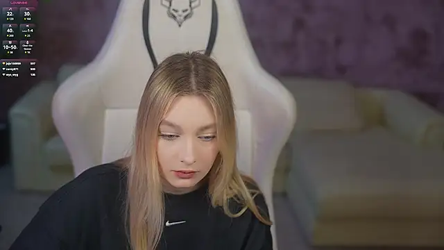 Ewa Pearl online show from 03.10.25