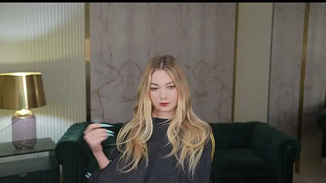 Ewa Pearl online show from 03.22.25