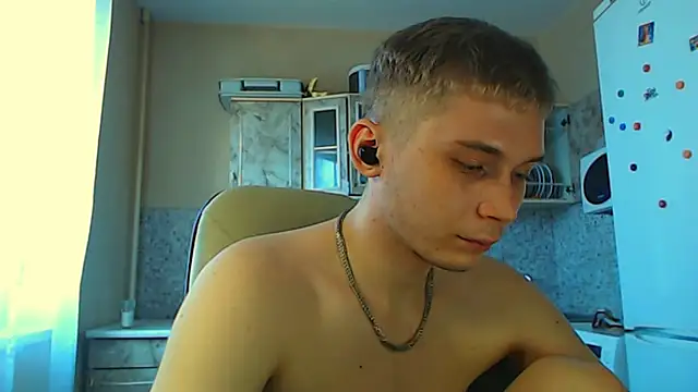 Snapshot of __sugarrebit chatting on 02.08.25   sugarrebit online show from 02.08.25