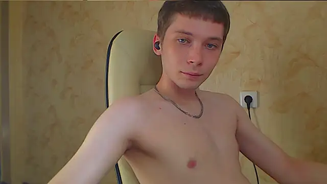 Snapshot of __sugarrebit chatting on 09.15.25   sugarrebit online show from 09.15.25