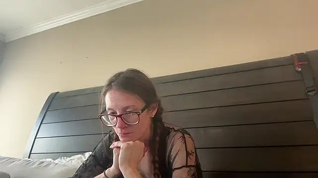 Snapshot of yourstrulylivy69 chatting on 02.20.25 yourstrulylivy69 online show from 02.20.25