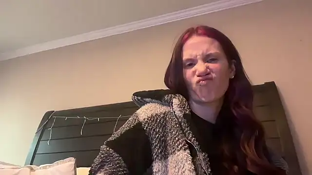 Snapshot of yourstrulylivy69 chatting on 03.04.25 yourstrulylivy69 online show from 03.04.25