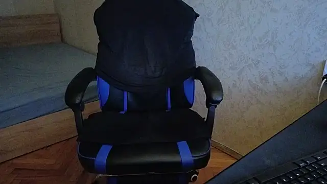 Snapshot of TheFitGiant chatting on 03.03.25 TheFitGiant online show from 03.03.25