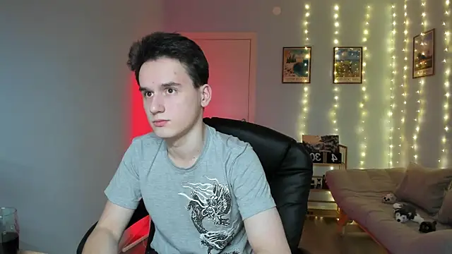 Snapshot of Scooby_k chatting on 12.16.24 Scooby k online show from 12.16.24