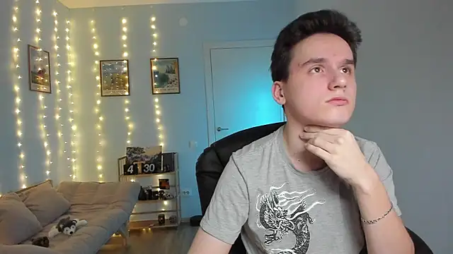 Snapshot of Scooby_k chatting on 12.25.24 Scooby k online show from 12.25.24