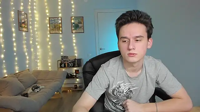 Snapshot of Scooby_k chatting on 12.25.24 Scooby k online show from 12.25.24