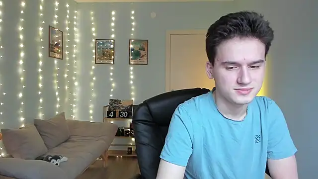 Snapshot of Scooby_k chatting on 12.29.24 Scooby k online show from 12.29.24