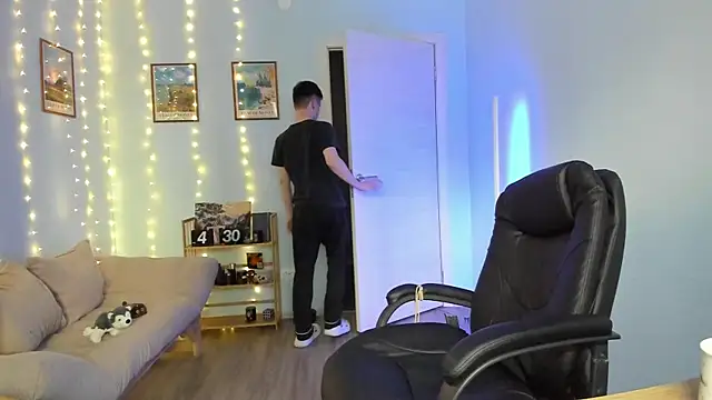 Snapshot of Scooby_k chatting on 01.05.25 Scooby k online show from 01.05.25