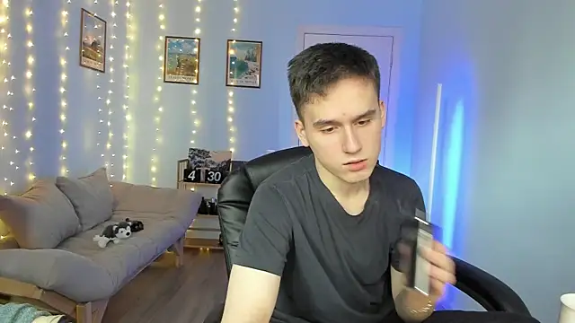 Snapshot of Scooby_k chatting on 01.05.25 Scooby k online show from 01.05.25