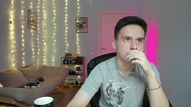 Snapshot of Scooby_k chatting on 01.10.25 Scooby k online show from 01.10.25