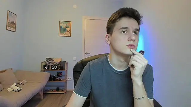 Snapshot of Scooby_k chatting on 01.28.25 Scooby k online show from 01.28.25