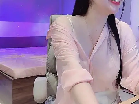 Snapshot of Eva-Public chatting on 03.17.25 Eva-Public online show from 03.17.25